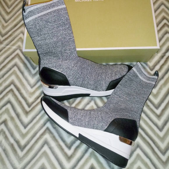 Michael Kors Grover Knit Bootie - Picture 3 of 16